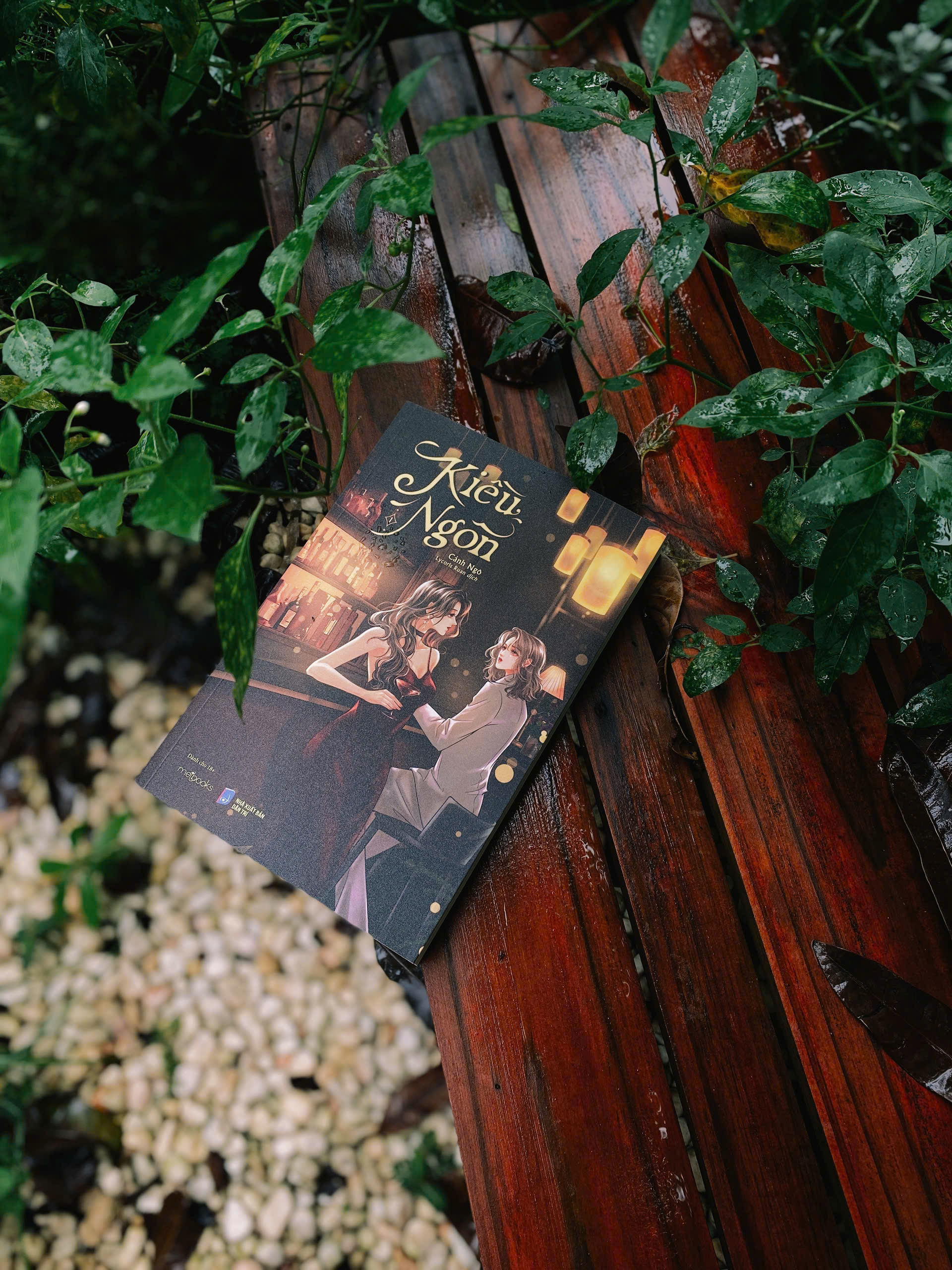 Kiều Ngôn - Tập 1 - Bản Đặc Biệt - Tặng Kèm Bookmark + Thiệp Gập + Huy Hiệu + Standee - Ảnh 5