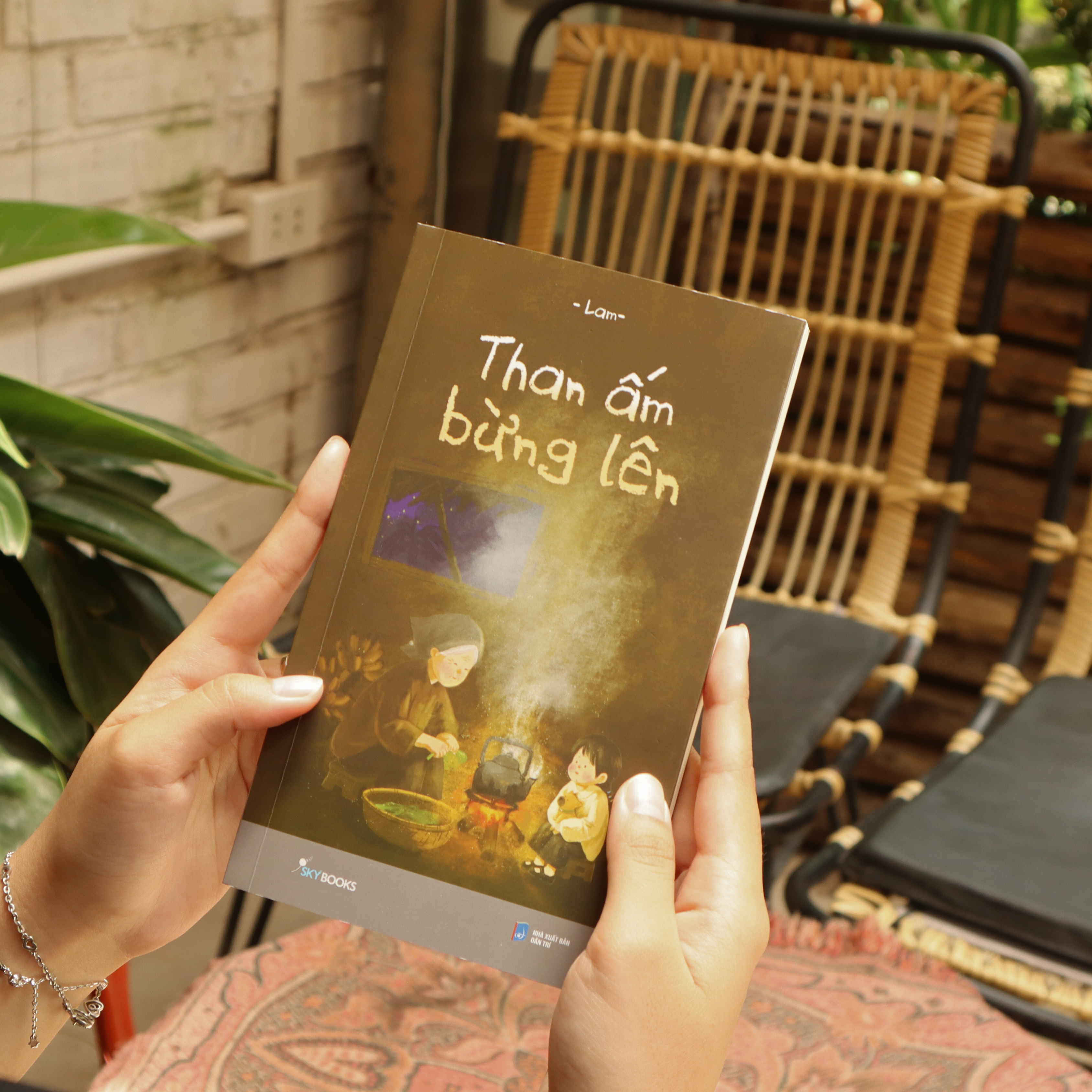 Than Ấm Bừng Lên - Kèm Chữ Ký - Ảnh 3