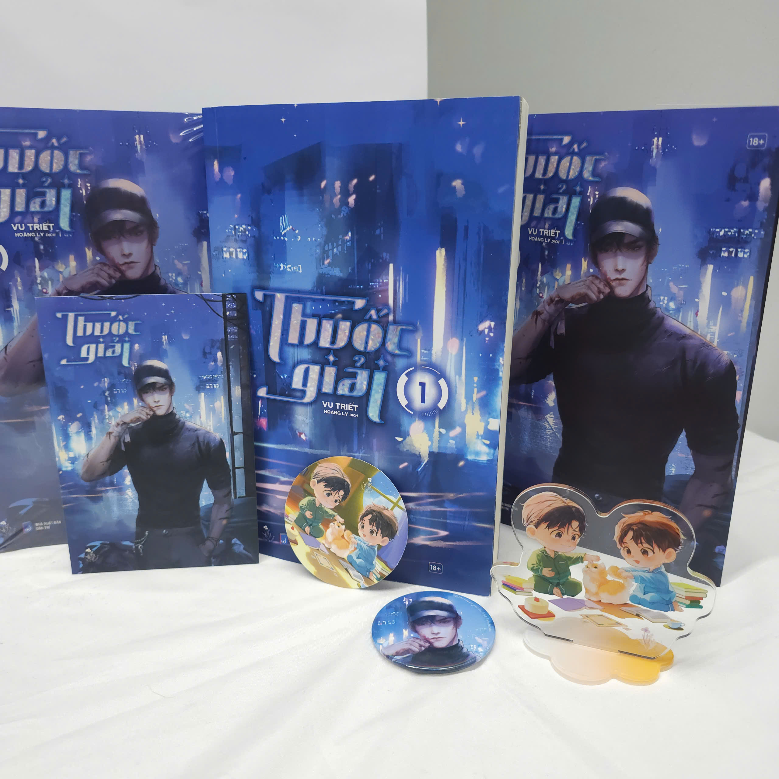 thuốc giải - tập 1 - bản đặc biệt - tặng kèm bookmark bế + postcard + huy hiệu + standee - Ảnh 7